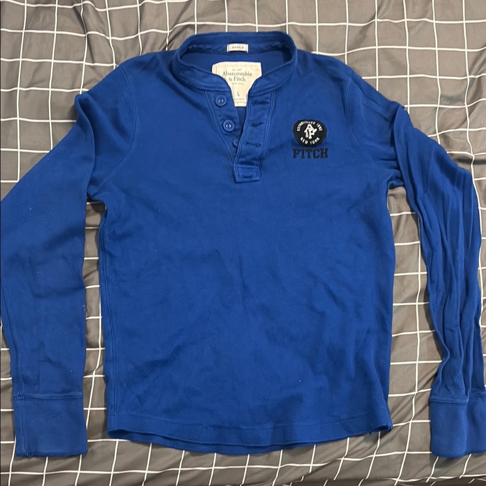 Abercrombie & Fitch Blue Long Sleeve Muscle-Fit Henley Size Large